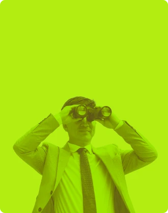 Homme aux jumelles, vision business dans la durée
