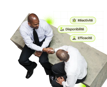 Équipe Kab Innov et un client réunis autour d’une table, poignée de main, cabinet d’expertise comptable à Chartres