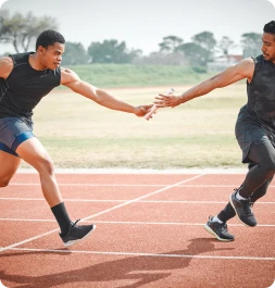 Deux jeunes entrepreneurs ambitieux, image de performance